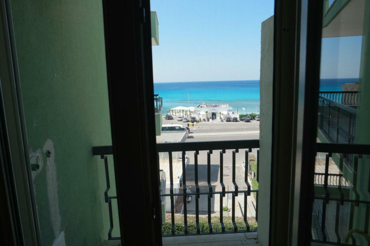 Attico Galilei Fronte Mare By Salentoville Gallipoli Exterior photo